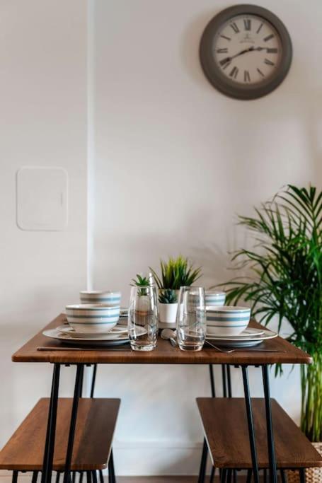 Central Maidstone Contractor Flat Екстер'єр фото
