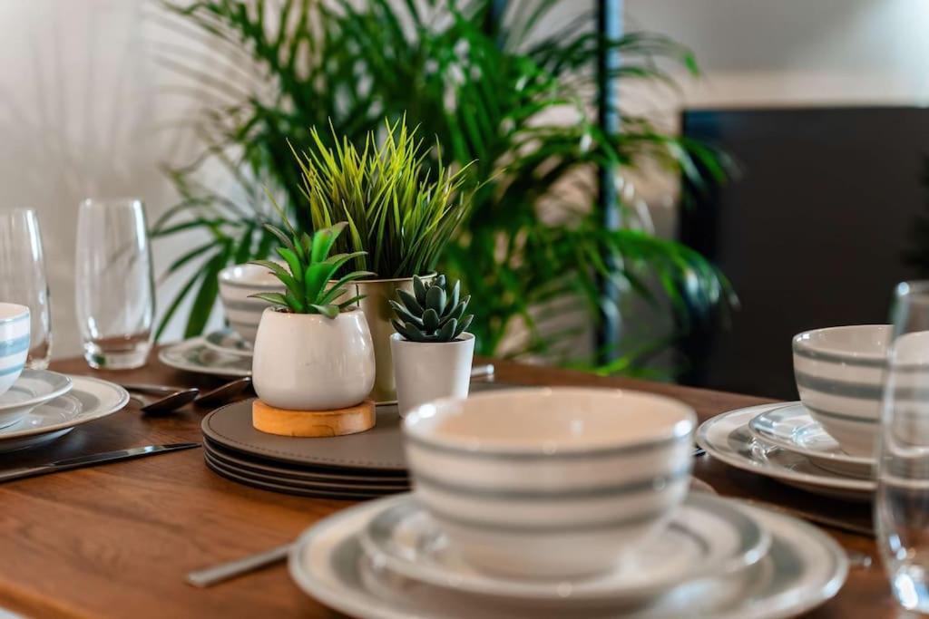 Central Maidstone Contractor Flat Екстер'єр фото